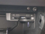広がる運転支援サービスETC2.0搭載。全国の高速道路に設置されたITSスポットと双方向通信を図り、広域な道路交通情報や安全運転をサポートする情報を得て、音声やナビ画面上にタイムリーにお知らせします。