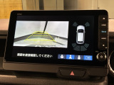 リバースギアに入れるだけで後方の表示へ切り替わります。夜間や雨の日の駐車も楽になりますよ。