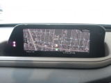 マツダコネクトの8.8インチワイドセンターディスプレイです。『Android Auto』『Apple CarPlay』や独自のコネクテッドサービスに対応したインターフェイスシステムです。