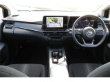 前席全体 目線も高く広い視界で安心して運転することができますね!