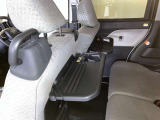 ゆとりある広々とした車内空間は、ドライブを始め買い物やレジャーなど、幅広く活躍します。一人でもみんなとでもお出かけを楽しみましょう!