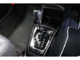 従来のATに比べ変速ショックの少ないCVT。シフトの操作はAT車と同じです。