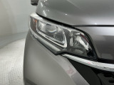 LEDヘッドライトは、点灯の瞬間から最大光量を発揮し、突然暗くなるトンネルなどでの安定感を高めます。