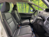 運転席シート廻りは使用感も少なく、良好な状態となっています。前オーナー様が丁寧に使っていたことがよくわかりますね。