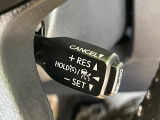 【アダプティブクルーズコントロール】高速道路での長距離走行が楽に!!自動で速度を保つクルーズコントロールが、衝突軽減システムと連携し、前方の車両を感知して車間を保つように速度調節してくれます!!