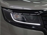 消費電力の少ないLEDヘッドランプを採用。豊かな光質と、自然光に近い光質で、夜間のドライブの安全をサポートします。