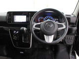 運転席廻りです。