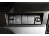 アイドリングストップ機能がついているので、停車時にエンジンを止めて燃料消費を抑えます。環境にもお財布に優しいですね♪