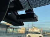 ドライブレコーダーでもしもの瞬間をしっかり記憶します。何が起こるかわからない現代社会ぜひつけておきたい装備です。