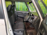 運転席シート廻りは使用感も少なく、良好な状態となっています。前オーナー様が丁寧に使っていたことがよくわかりますね。