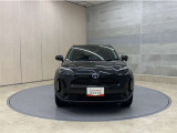 お車購入のポイントとなるフロントマスクです!シャープな目つきが印象的なデザインのヘッドランプです。