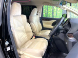 運転席シート廻りは使用感も少なく、良好な状態となっています。丁寧に使われていたことがよくわかりますね。