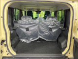 普段のお買い物や通勤、送迎等に十分な荷室スペースを確保しております。セカンドシートを倒すと、大きな荷物の積載も可能です♪