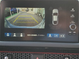ガイドライン付きバックカメラを装備しているので、慣れない場所での車庫入れも安心です。
