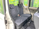 広々とした2列目シートは居住性が高く、居心地も快適!友達や家族とのお出かけにぴったりです。ベビーシートやチャイルドシート使用時も快適にお過ごしいただける十分な空間を確保しています。