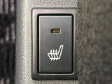 【シートヒーター】寒い日に重宝するシートヒーター!エアコンより早く温まってくれるので寒がりの人も安心ですね♪エアコンの温風は乾燥するから苦手、という方にもをおすすめです。