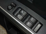 電動格納式ドアミラー・パワーウインドウを装備しています。