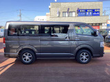 ご成約のおクルマ全て、エンジンオイルを交換してご納車させていただきます!また、点検時に消耗品の状態確認も行い必要に応じて新品交換させていただきます!