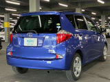 印象的なフォルムがまず視線を惹きつけますが、そこに安全性を高めたバックランプの造形が加わることで、デザインとしての完成度がさらに際立っています。後続車へのアピール力も十分です。