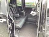 自社整備工場で点検整備をおこなってからお渡ししています。車検が残っている場合は『12ヶ月点検整備』を、車検整備付きの場合は『車検整備』をおこないます。整備費用は車両本体価格に含まれています。