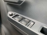 ☆クルマ買ったらエンジンオイル無料のテクノオートリアルです。納車時より走行距離4000キロ又は6ヶ月に一回のペースでご来店していただければ、エンジンオイル交換が無料です!工賃・オイル代金が0円!