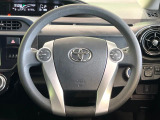 インテリアに合わせたデザインのステアリングは、運転される方のことも考え、運転しやすい形状、大きさです。是非一度、実際に触ってお確かめください。
