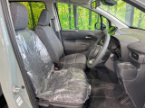 運転席シート廻りは使用感も少なく、良好な状態となっています。丁寧に使われていたことがよくわかりますね。