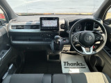 ドライバー目線の画像です。室内や視界もとても広いため運転しやすいですよ。ぜひご来店の際はお掛け下さい。