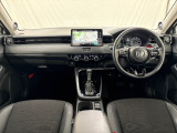 いつでも気持ちよく運転できて、使い勝手のいい収納や体をケアするシート、細部にまでこだわったインテリア♪