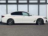 BMWを熟知したメカニックによる、360度の納車前点検。ドイツ本国と同様の教育・訓練を受けたメカニックが徹底的に点検、整備した後にお客様にお引渡しします。
