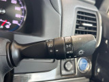 【オートライト】周りの明るさに応じて自動でヘッドライトの点灯・消灯ができる機能です!ライトの付け忘れ・消し忘れなどが無くなり、雨の日や夕方の走行も安心!トンネル通過時も便利ですね