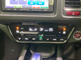 【オートエアコン】一度お好みの温度に設定すれば、車内の温度を検知し風量や温度を自動で調整。暑い&hellip;寒い&hellip;と何度もスイッチ操作をする必要はありません。快適な車内空間には必須の機能ですね♪