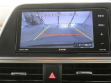 バックカメラが付いているので後方確認が非常にしやすいです。今や運転初心者も熟練者も必須装備!ついていて損はないですね♪