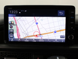 【純正9インチナビ】使いやすいナビ操作にオーディオ機能も充実!Bluetooth接続で運転中のハンズフリー電話や好みの音楽を車内に流す事が出来ます。ラインナップや車種に応じて豊富な機能が使用可能♪