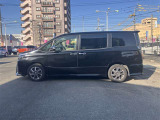 電動スライドドア!!荷物で手が塞がるなど簡単にドアの開閉が出来ます!何より力いらずで開閉OK!女性やお年寄りにも優しい。電動機能はOFFにもできますから元気なお子様の駆け出しも安心!