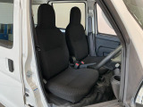 【運転席・助手席】内装ルームクリーニング済みです。しっかり綺麗にしていますので、是非、お確かめください。車に自信があるからこそ、是非一度ご来店頂き内外装も見てもらえると幸いです。
