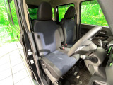 運転席シート廻りは使用感も少なく、良好な状態となっています。丁寧に使われていたことがよくわかりますね。