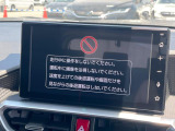 【9インチディスプレイオーディオ】お手持ちのスマートフォンとの連携で、ナビや音楽再生など各種アプリを使用可能。スマホに近い感覚でお使いいただけます♪