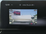 メーカーオプションの前後ドライブレコーダー付きです。