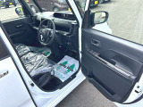 【届出(登録)済未使用車とは】自動車の分類では「新車」「中古車」この2種類しかありません。走行距離が100km未満かつ初度登録または初度届出された車両を「届出(登録)済未使用車」と呼んでいます。