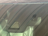 【セーフティシステム】走行中に前方の車両等を認識し、衝突しそうな時は警報とブレーキで衝突回避と被害軽減をアシスト。より安全にドライブをお楽しみいただけます。