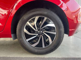 185/65R15タイヤにActive専用アルミホイールを装着。