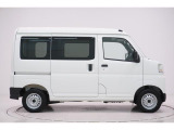 県内13店舗にて常時500台以上ダイハツ車を展示中です。見て、触って、納得のいく一台をぜひ見つけてください。