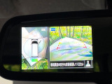 【アラウンドビューモニター】専用のカメラにより、上から見下ろしたような視点で360度クルマの周囲を確認することができます☆死角部分も確認しやすく、狭い場所での切り返しや駐車もスムーズに行えます。
