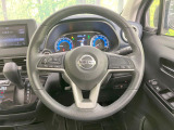 インテリアに合わせたデザインのステアリングは、運転される方のことも考え、運転しやすい形状、大きさです。是非一度、実際に触ってお確かめください。