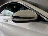 メルセデスの認定中古車「サーティファイドカー」には、最大100項目にも及ぶ点検・整備項目が設定されています>