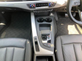 Audiのインテリアはエクステリア同様、優れたデザイン性とクオリティ、そして機能性を兼ね備えております。