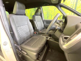 運転席シート廻りは使用感も少なく、良好な状態となっています。丁寧に使われていたことがよくわかりますね。