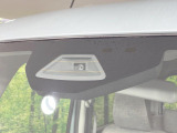 【スズキ セーフティサポート】走行中に前方の車両等を認識し、衝突しそうな時は警報とブレーキで衝突回避と被害軽減をアシスト。より安全にドライブをお楽しみいただけます。