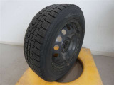 R5年式冬タイヤ185/60R15ダンロップ製です。
